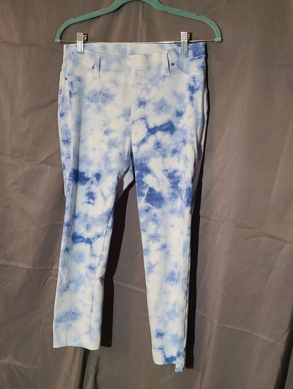 Time and Tru Blue & White Cropped Tie-Dye Jeans